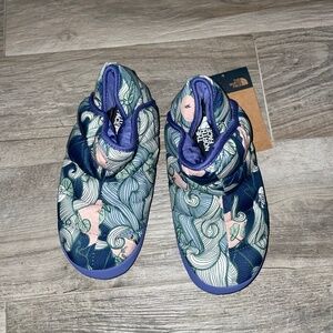 North Face booties Size 2